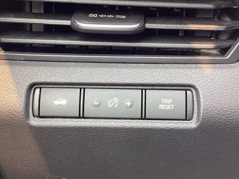 Used 2024 Nissan Altima 2.5 SV AWD/4WD image 31
