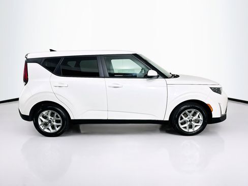 Used 2025 Kia Soul LX w/ LX Technology Package image 10