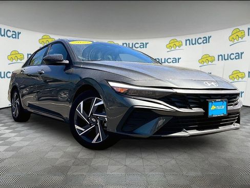 Used 2025 Hyundai Elantra Sport FWD image 1