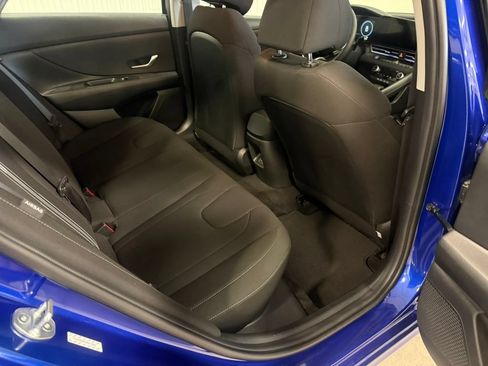 Used 2024 Hyundai Elantra SEL FWD image 28