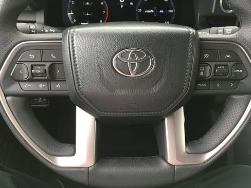 New 2026 Toyota 4Runner Limited w/ Tow Technology Package AWD/4WD image 14