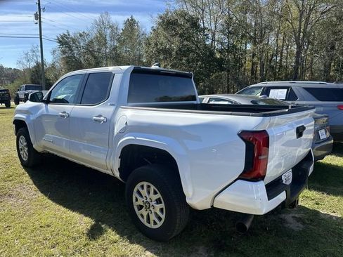 Used 2024 Toyota Tacoma SR5 image 9