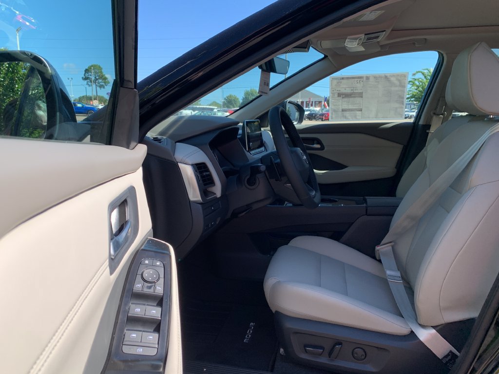 New 2026 Nissan Rogue Dark Armor FWD image 18