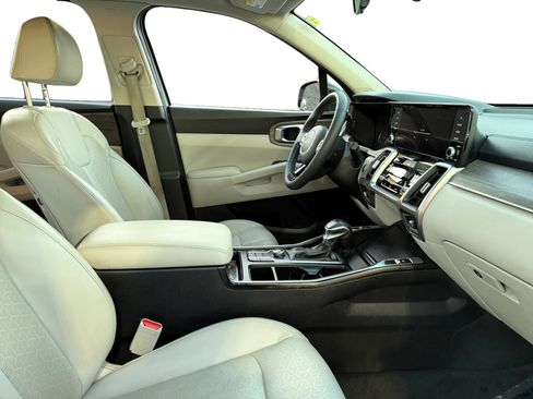 Used 2023 Kia Sorento S w/ Panoramic Sunroof Package image 14