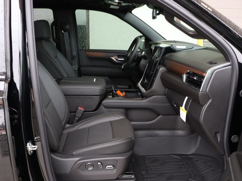 New 2026 GMC Yukon Denali w/ Sun & Power Step Package image 29