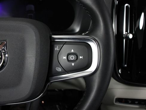 Certified 2023 Volvo XC40 B5 Ultimate image 11