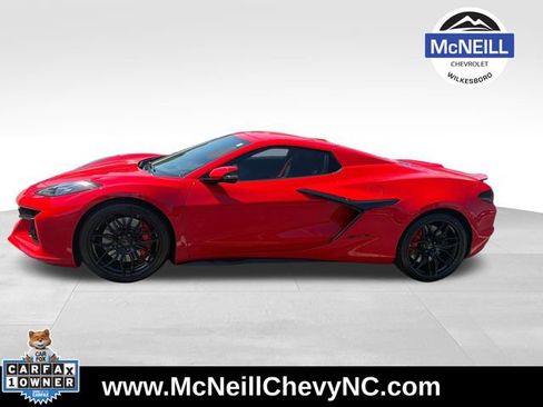 Used 2025 Chevrolet Corvette Z06 RWD image 5