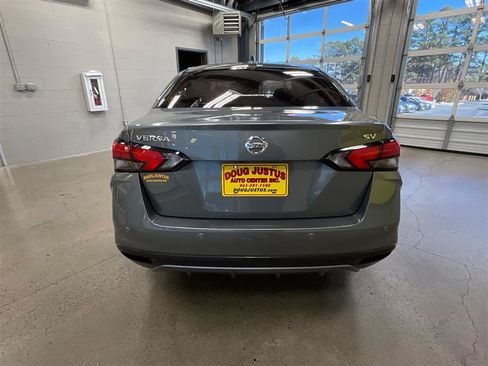 Used 2020 Nissan Versa SV FWD image 4