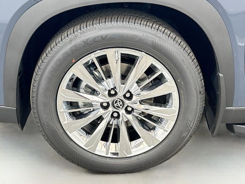New 2026 Toyota Grand Highlander AWD image 8