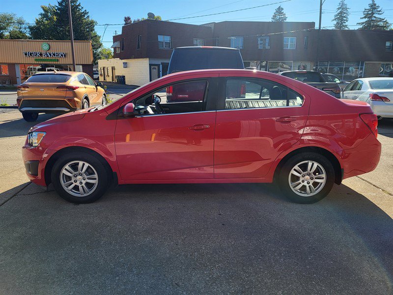 Used 2016 Chevrolet Sonic LT FWD image 4