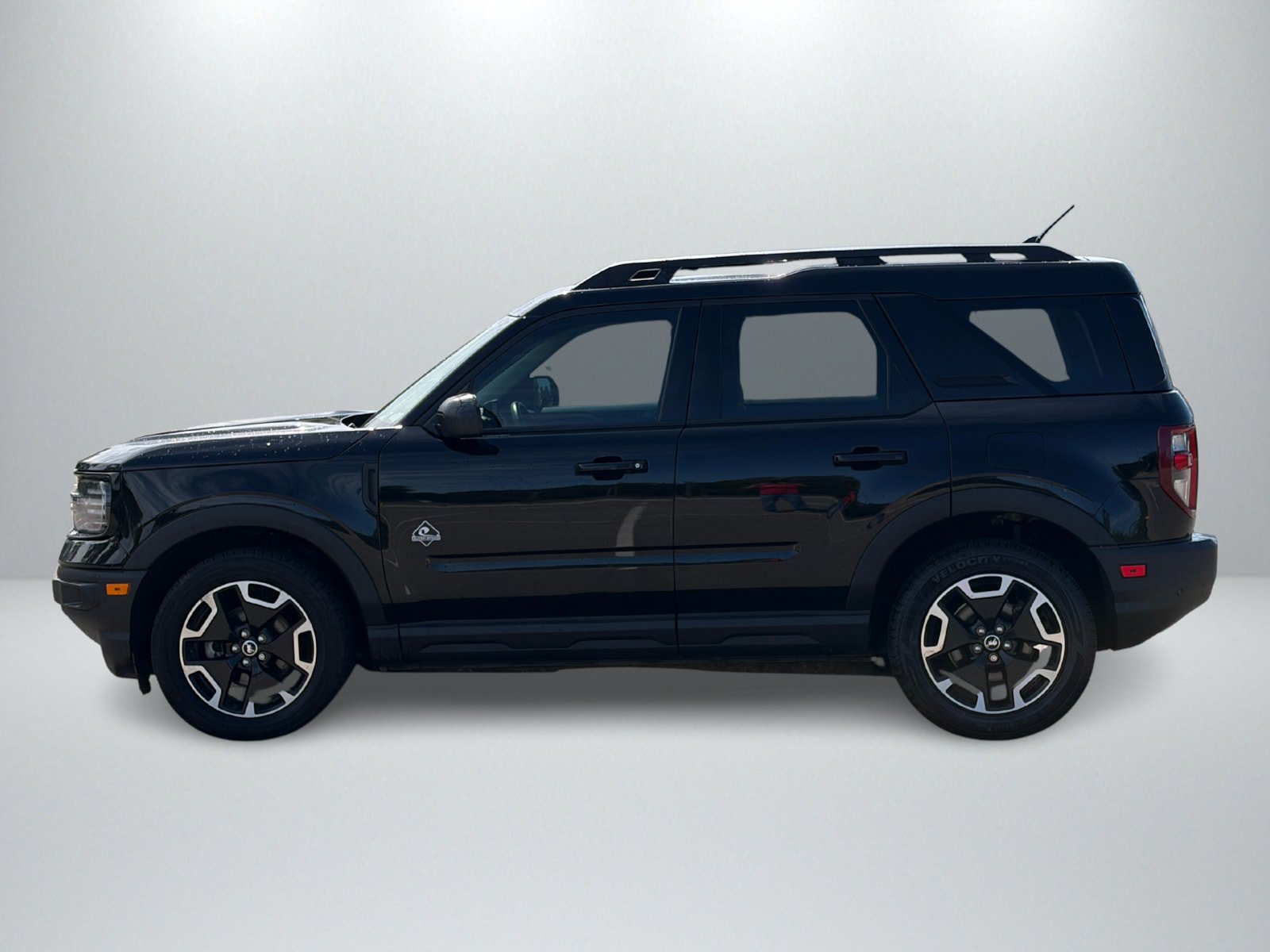 Used 2023 Ford Bronco Sport Outer Banks AWD/4WD image 2