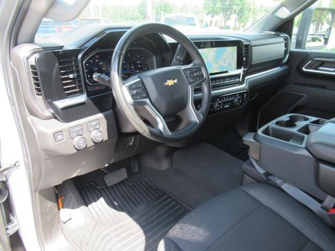 Used 2025 Chevrolet Silverado 2500 LT w/ Convenience Package AWD/4WD image 19