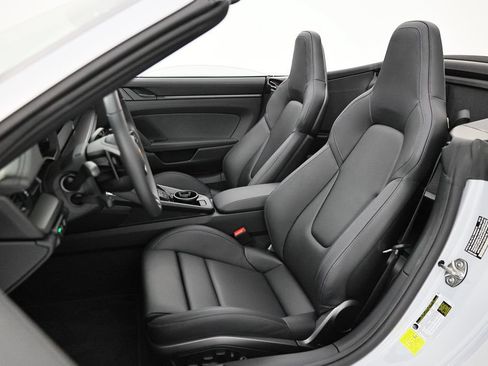 Used 2026 Porsche 911 Carrera RWD image 5