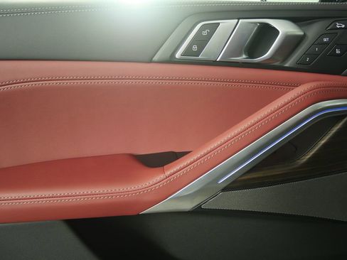 New 2026 BMW X6 xDrive40i w/ Climate Comfort Package image 10