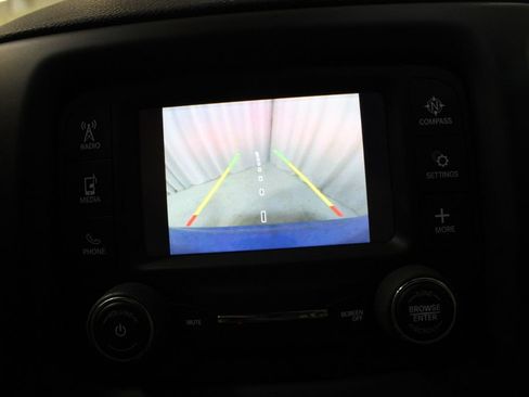 Used 2018 Jeep Compass Latitude w/ Cold Weather Group AWD/4WD image 3