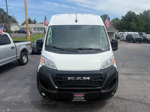 Used 2024 RAM ProMaster 2500 w/ Convenience Group FWD image 3