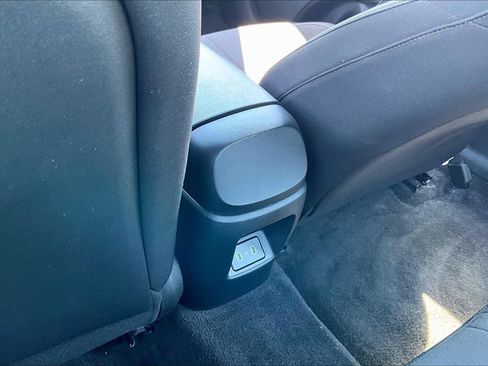 Used 2025 Hyundai Elantra Sport FWD image 12