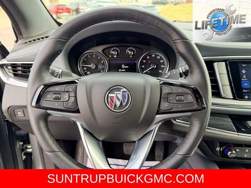 Used 2024 Buick Enclave Essence image 11