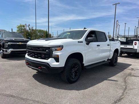 New 2026 Chevrolet Silverado 1500 Custom Trail Boss w/ LPO, Dark Essentials Package AWD/4WD image 7