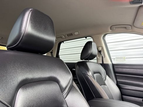 Used 2024 Nissan Pathfinder SL image 17