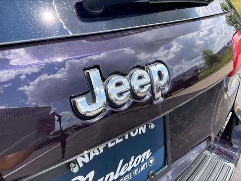 Used 2021 Jeep Grand Cherokee Limited AWD/4WD image 32