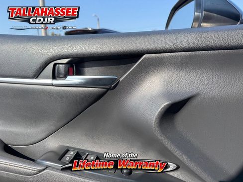Used 2020 Toyota Camry XSE FWD image 19