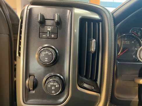 Used 2018 Chevrolet Silverado 1500 LTZ Z71 w/ LTZ Plus Package image 17