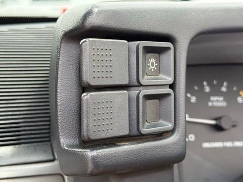 Used 1988 Ford Mustang LX image 32