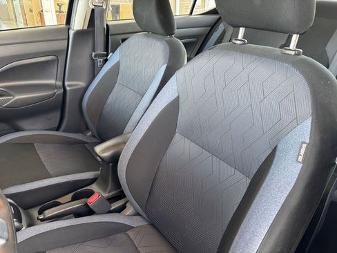 Used 2025 Nissan Versa SV FWD image 36