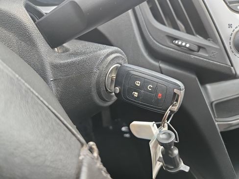 Used 2017 Chevrolet Equinox LT w/ Convenience Package FWD image 32
