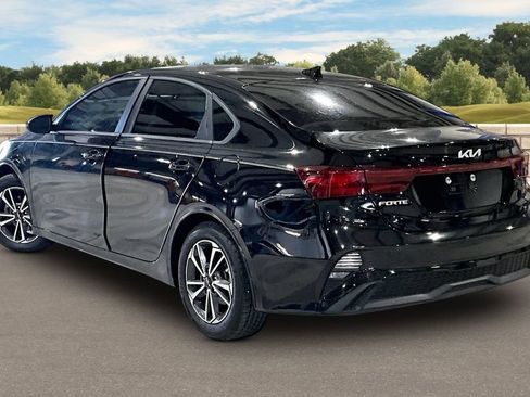 Used 2022 Kia Forte LXS w/ LXS Technology Package image 10