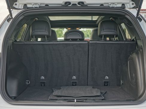 Used 2024 Jeep Compass Limited w/ High Altitude Package image 9