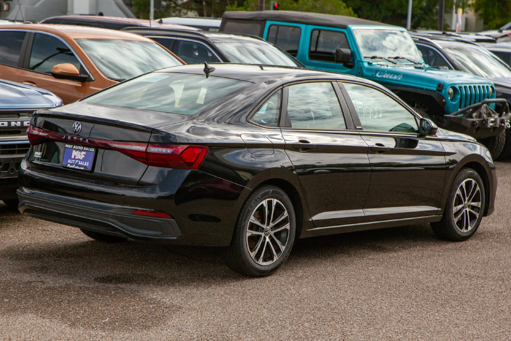 Used 2025 Volkswagen Jetta Sport FWD image 4