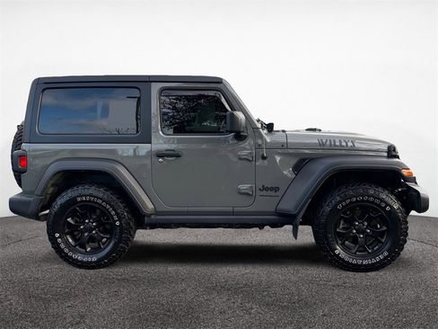 Used 2022 Jeep Wrangler Willys image 6