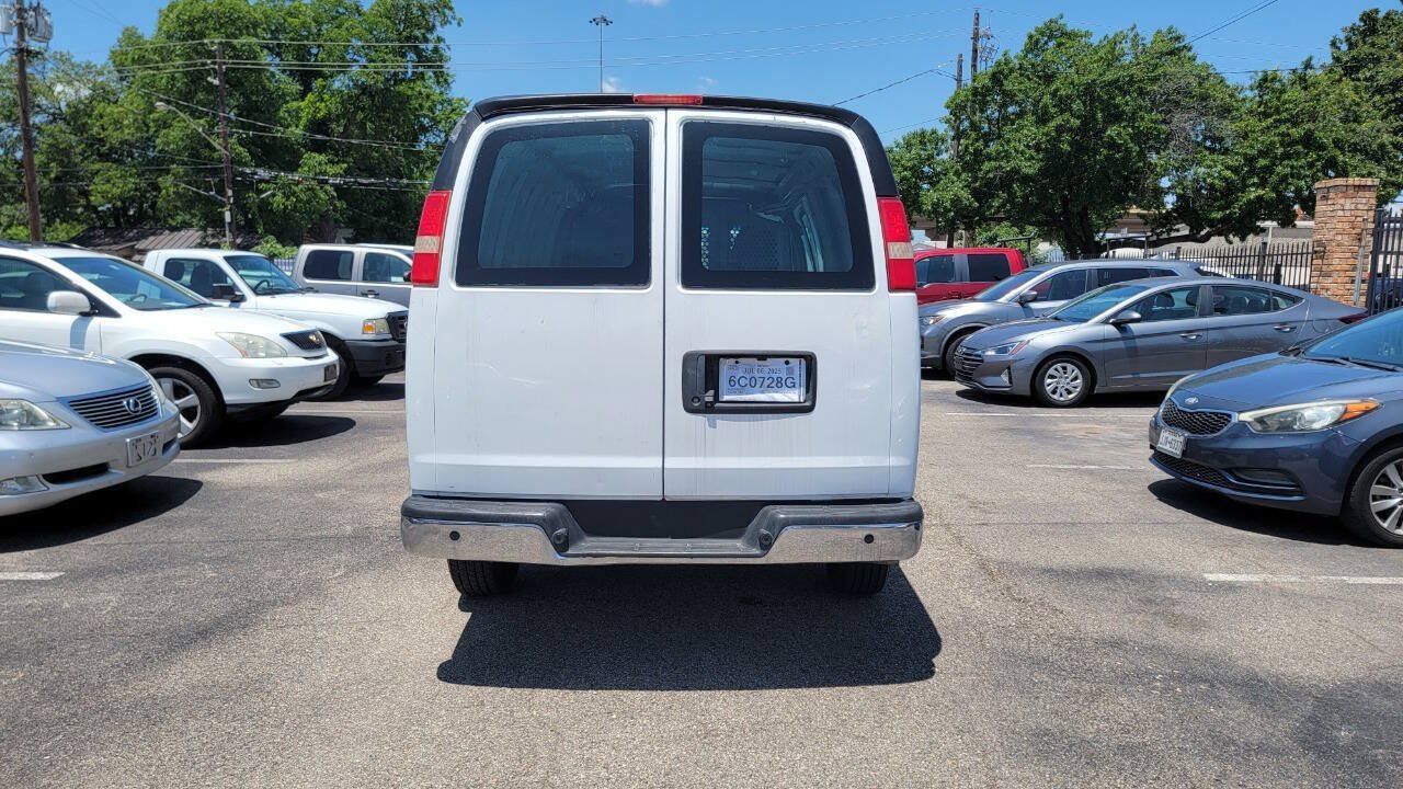 Used 2014 Chevrolet Express 3500 Extended RWD image 5