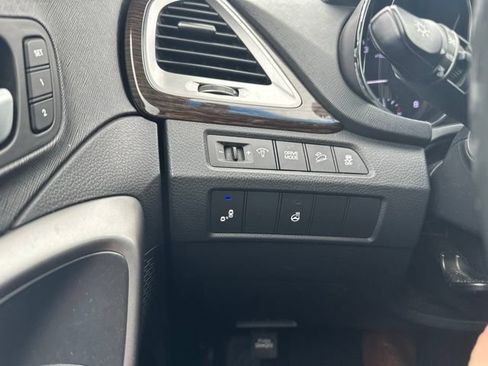 Used 2017 Hyundai Santa Fe Sport FWD image 17