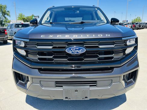 Used 2025 Ford Expedition Active AWD/4WD image 41