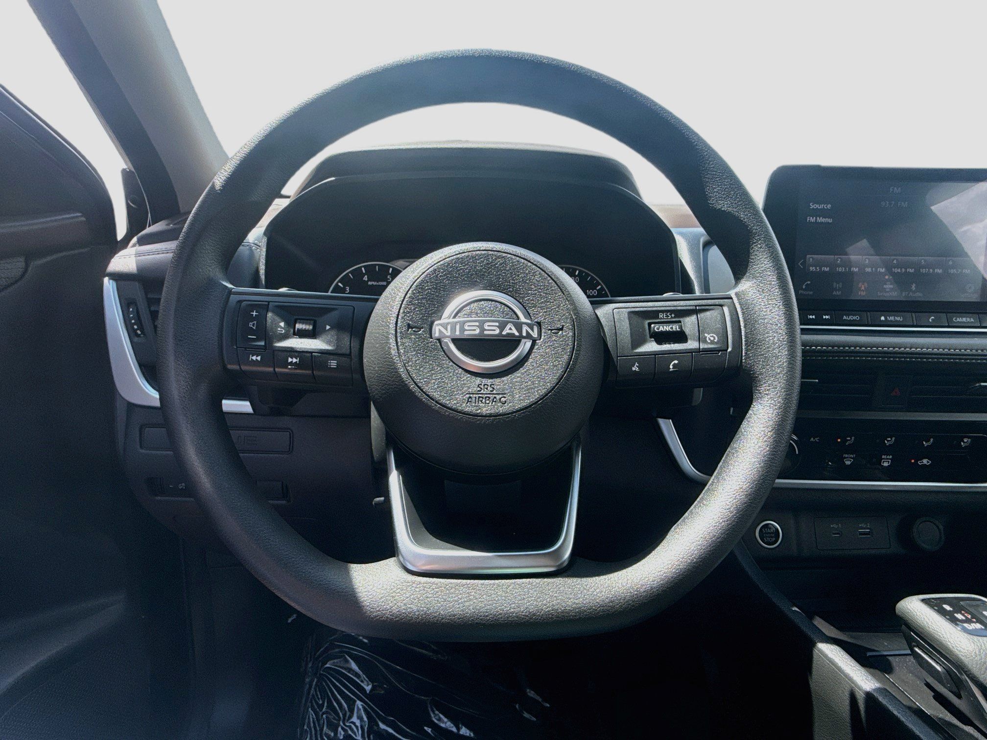 Used 2023 Nissan Rogue S AWD/4WD image 18