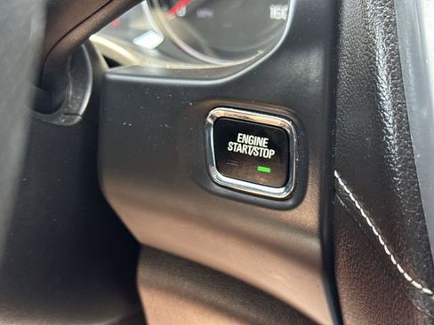 Used 2023 GMC Acadia SLE w/ Driver Convenience Package image 17