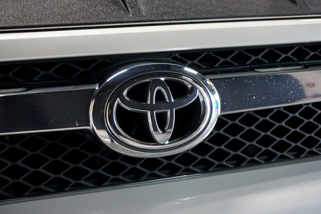 Used 2011 Toyota 4Runner SR5 w/ Convenience Pkg AWD/4WD image 50