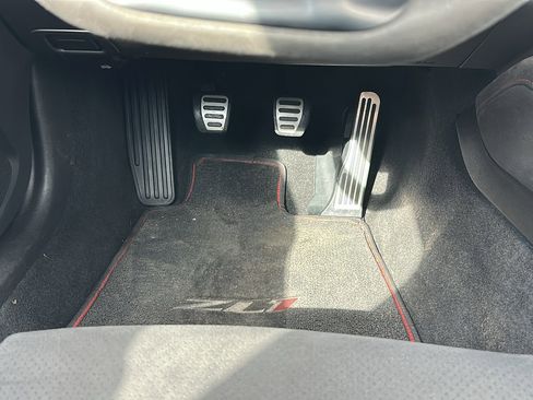 Used 2019 Chevrolet Camaro ZL1 image 21