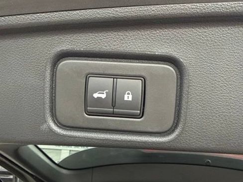 Used 2025 Nissan Pathfinder SV w/ SV Premium Package AWD/4WD image 24