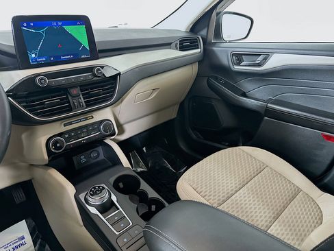 Used 2022 Ford Escape SE w/ Cold Weather Package image 22