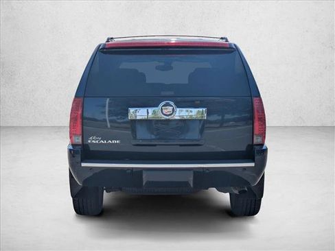 Used 2007 Cadillac Escalade AWD w/ Information Package image 6