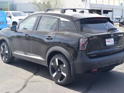 New 2026 Nissan Kicks SR w/ Cold Weather Package AWD/4WD image 5