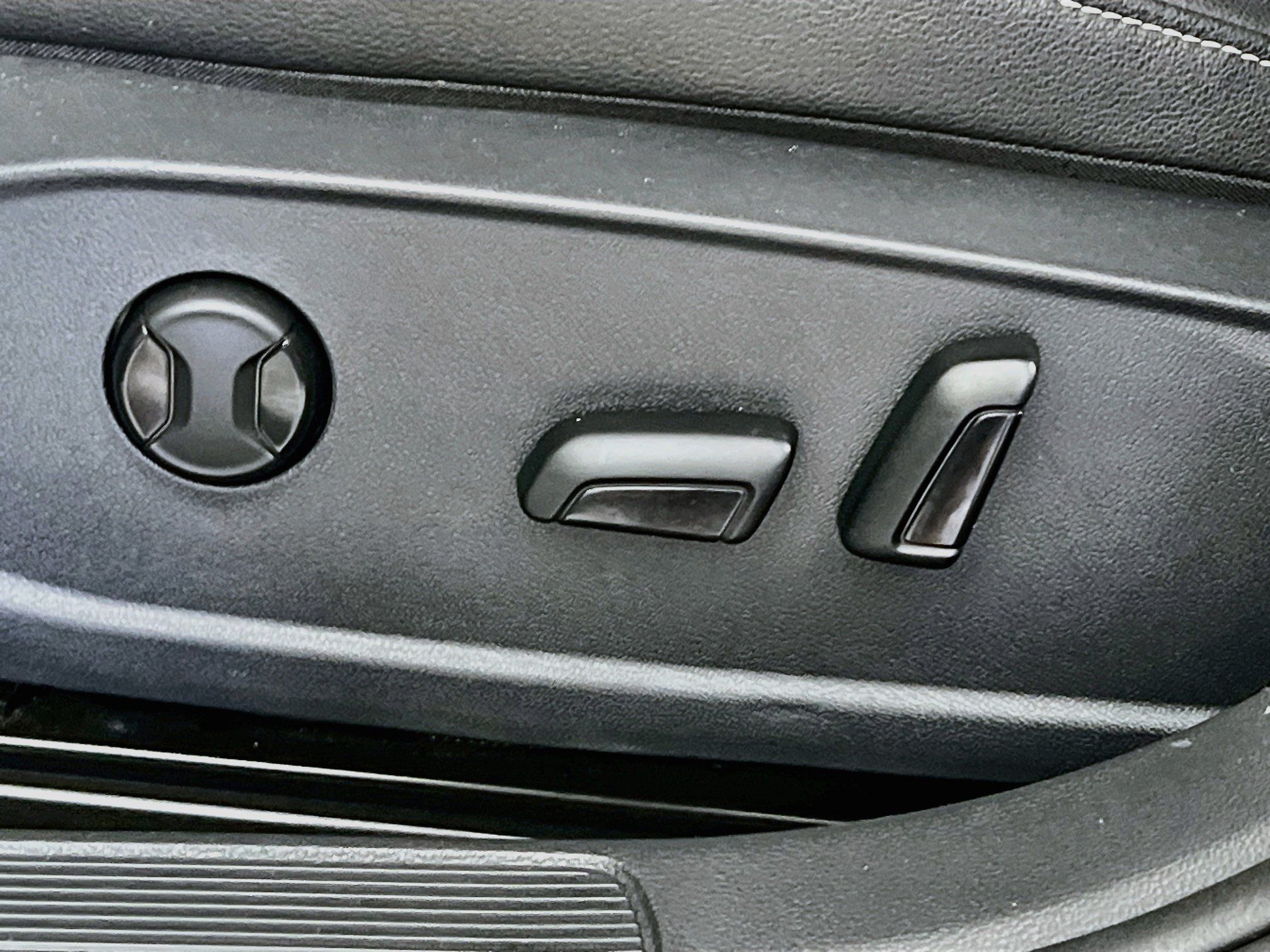 Used 2024 Volkswagen Jetta SE FWD image 15