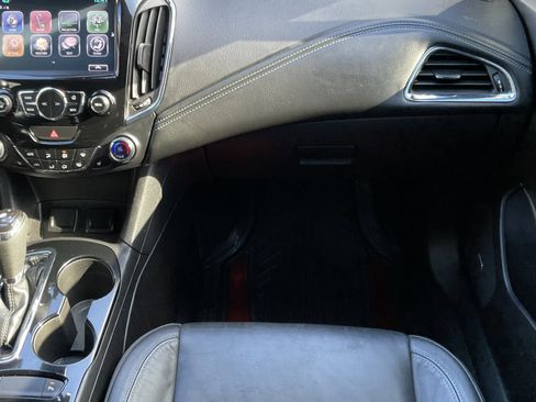 Used 2017 Chevrolet Cruze Premier image 23