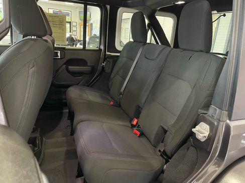 Used 2022 Jeep Wrangler Unlimited Sport AWD/4WD image 30