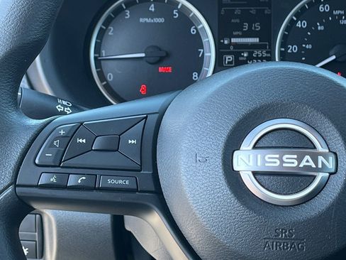 Certified 2025 Nissan Kicks Play S image 19