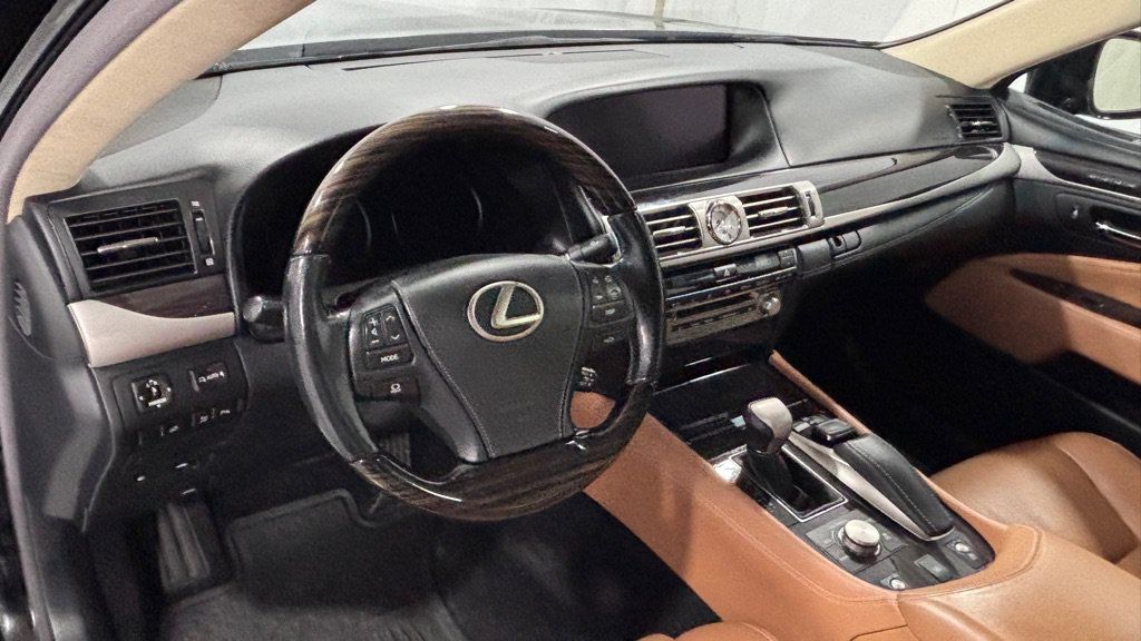 Used 2015 Lexus LS 460 L AWD/4WD image 9